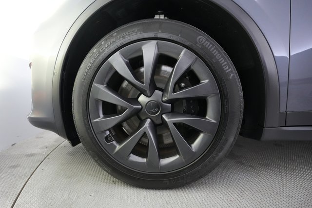 2023 Tesla Model X — photo 15 of 23