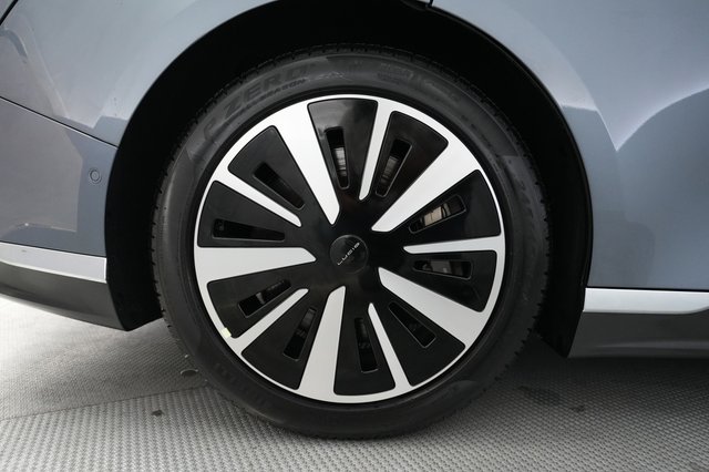 2023 Lucid Air — photo 17 of 21