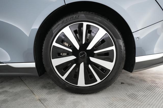 2023 Lucid Air — photo 7 of 21
