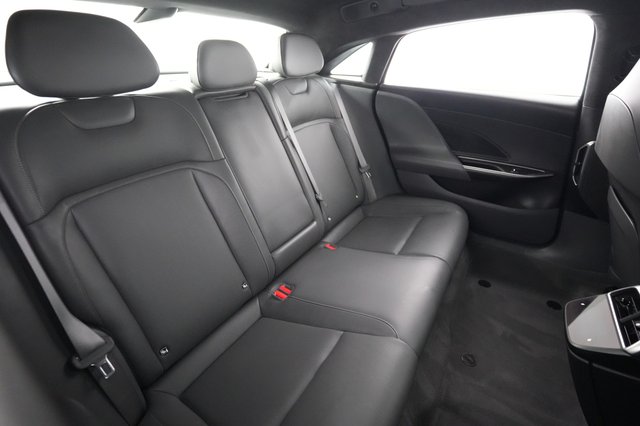 2023 Lucid Air — photo 4 of 21