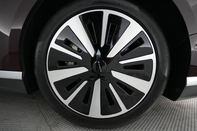 2023 Lucid Air — photo 7 of 21