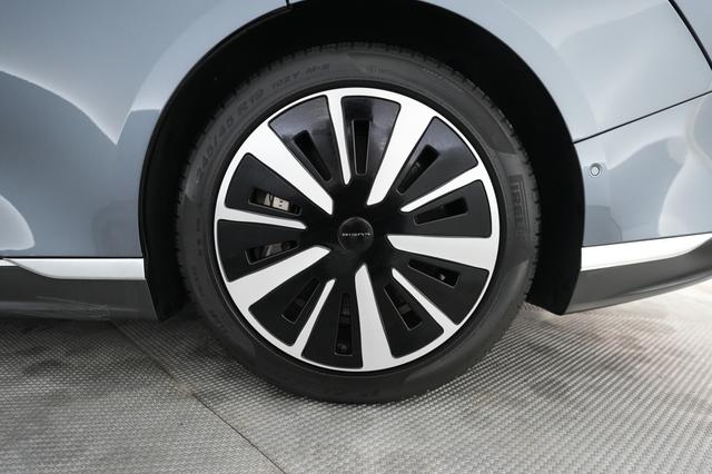 2023 Lucid Air — photo 7 of 21