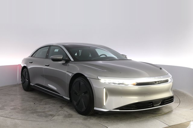 2023 Lucid Air — photo 10 of 21