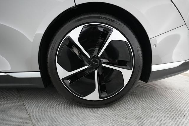 2023 Lucid Air — photo 7 of 22