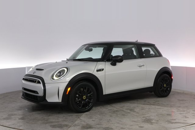 2023 MINI Cooper SE — photo 14 of 20