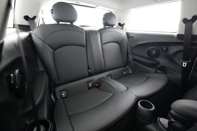 2023 MINI Cooper SE — photo 4 of 20