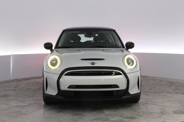 2023 MINI Cooper SE — photo 9 of 20