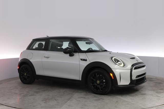 2023 MINI Cooper SE — photo 11 of 20