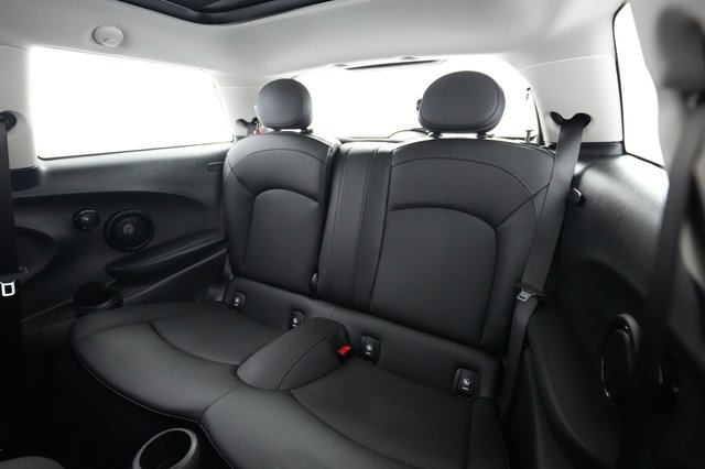2023 MINI Cooper SE — photo 19 of 20
