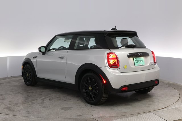 2023 MINI Cooper SE — photo 13 of 20