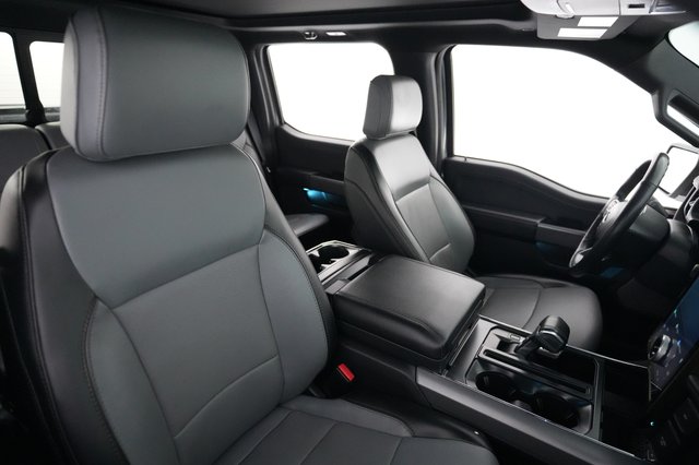 2023 Ford F-150 Lightning — photo 12 of 18