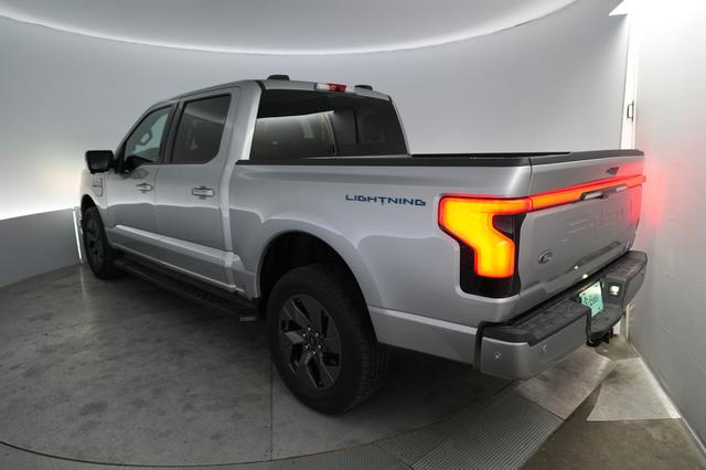 2023 Ford F-150 Lightning — photo 2 of 18