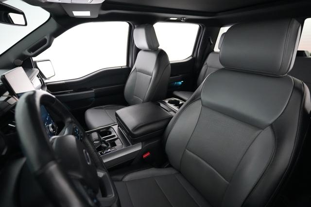 2023 Ford F-150 Lightning — photo 3 of 18