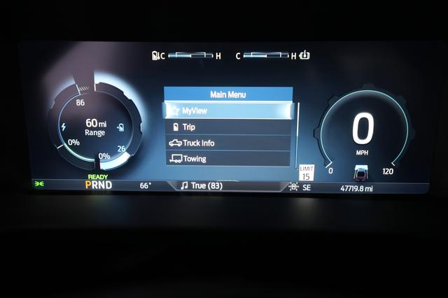 2023 Ford F-150 Lightning — photo 5 of 18