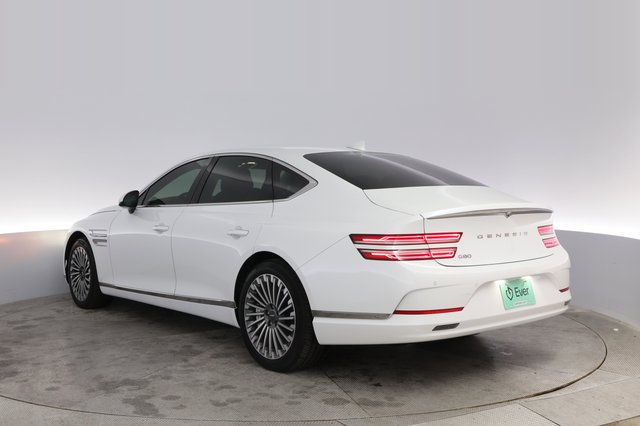 2024 Genesis Electrified G80 — photo 13 of 19