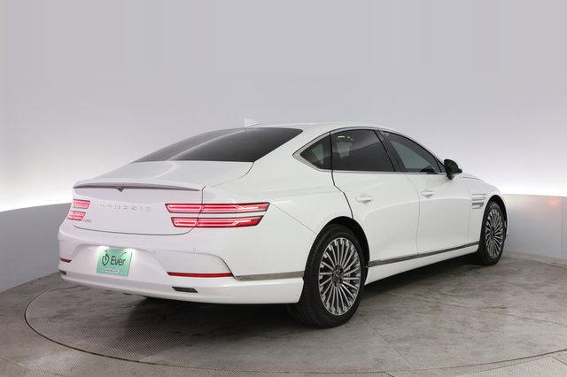 2024 Genesis Electrified G80 — photo 2 of 19