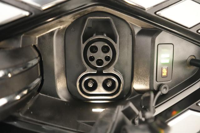 2024 Genesis Electrified G80 — photo 8 of 19