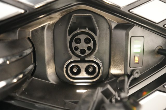 2024 Genesis Electrified G80 — photo 8 of 19