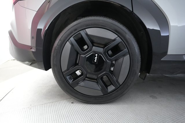 2024 Kia EV9 — photo 17 of 23