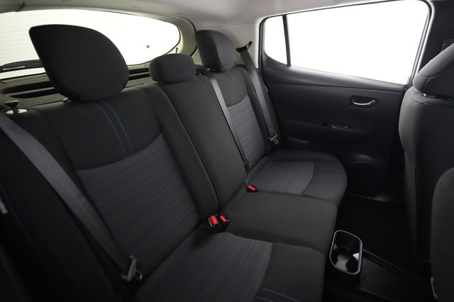 2025 Nissan LEAF — photo 4 of 22