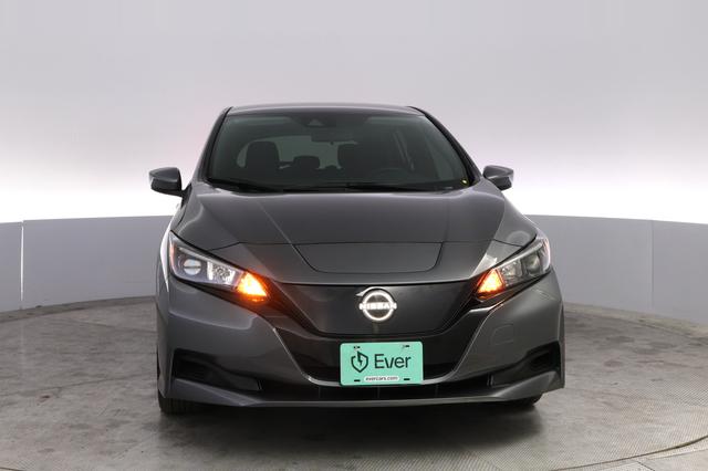 2025 Nissan LEAF — photo 9 of 22