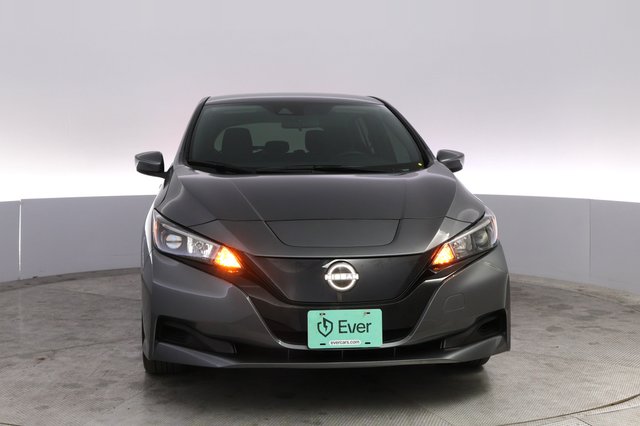 2025 Nissan LEAF — photo 9 of 22