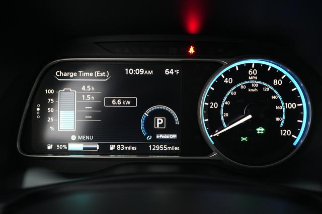 2025 Nissan LEAF — photo 5 of 22