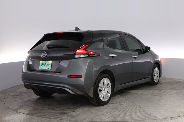 2025 Nissan LEAF — photo 2 of 22