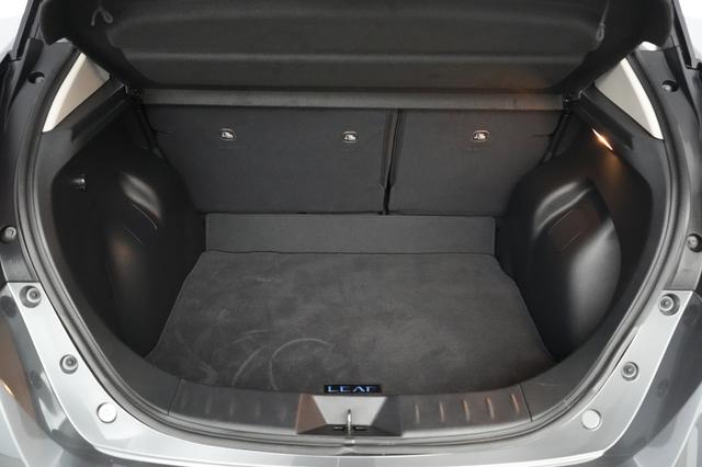 2025 Nissan LEAF — photo 6 of 22