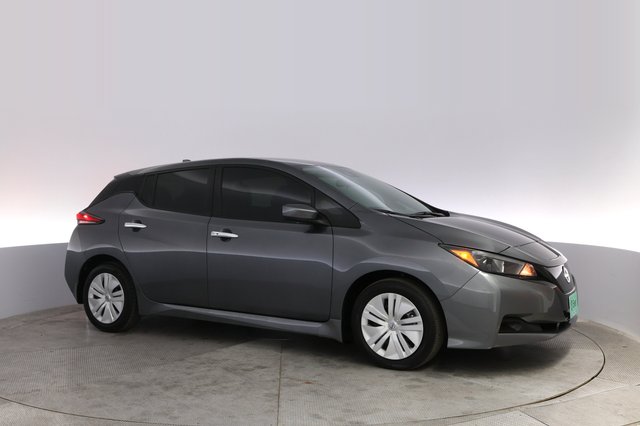 2025 Nissan LEAF — photo 11 of 22