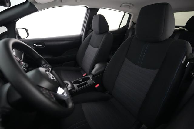 2025 Nissan LEAF — photo 3 of 22