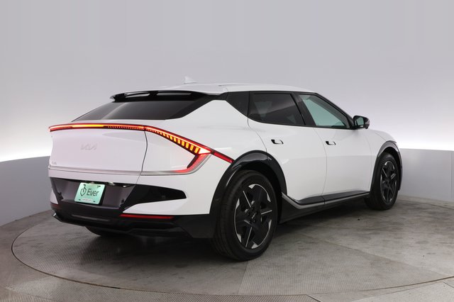 2025 Kia EV6 — photo 2 of 22