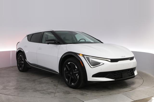 2025 Kia EV6 — photo 10 of 22