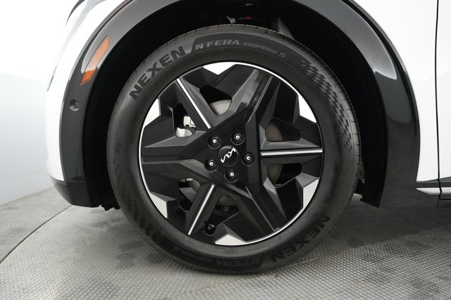 2025 Kia EV6 — photo 15 of 22