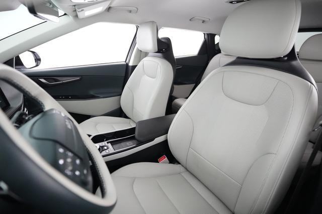 2025 Kia EV6 — photo 3 of 22