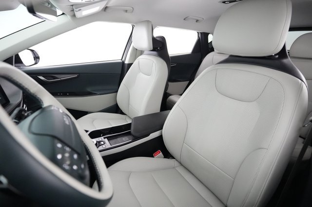 2025 Kia EV6 — photo 3 of 22