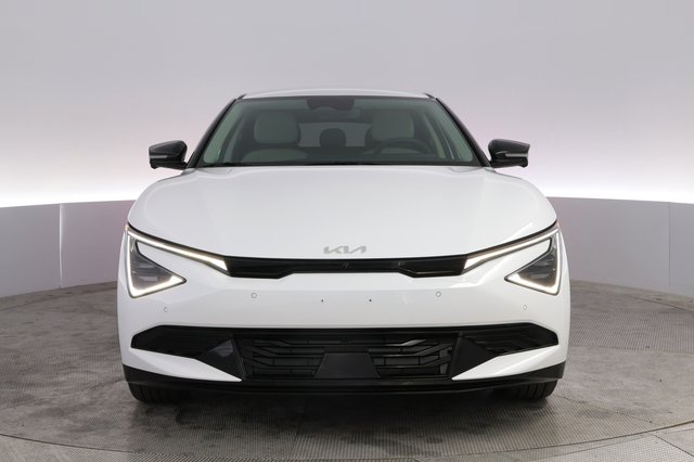 2025 Kia EV6 — photo 9 of 22