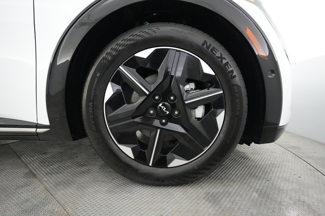 2025 Kia EV6 — photo 16 of 22