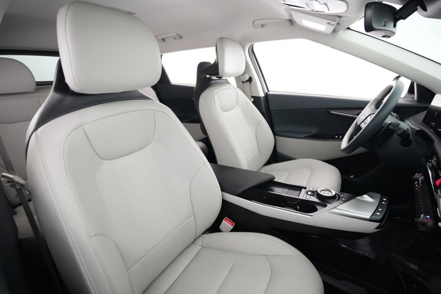 2025 Kia EV6 — photo 18 of 22