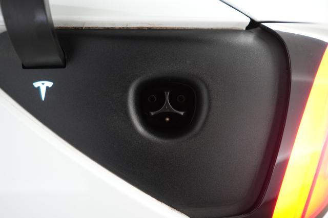 2019 Tesla Model 3 — photo 8 of 21
