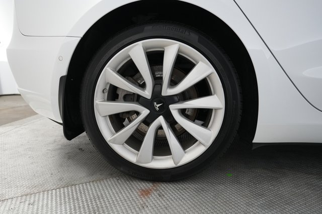 2019 Tesla Model 3 — photo 16 of 21
