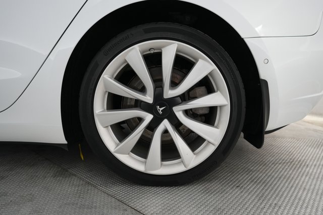 2019 Tesla Model 3 — photo 7 of 21