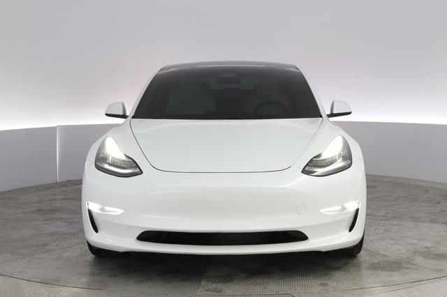 2019 Tesla Model 3 — photo 9 of 21