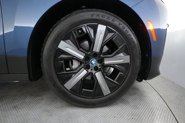 2022 BMW iX — photo 16 of 20