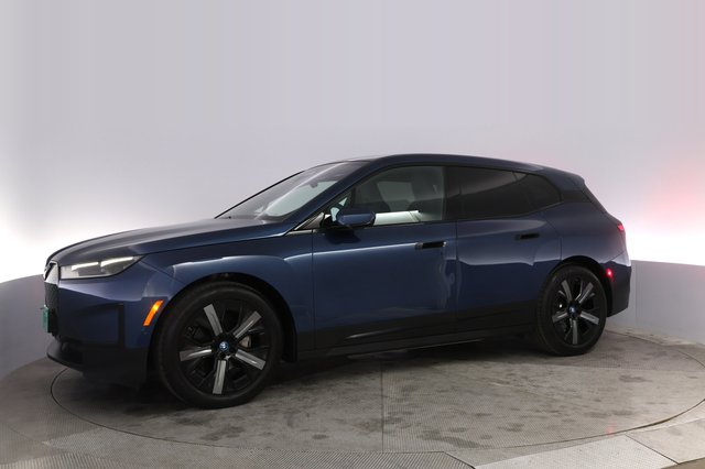 2022 BMW iX — photo 14 of 20