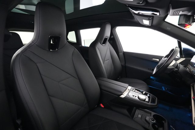 2022 BMW iX — photo 18 of 20