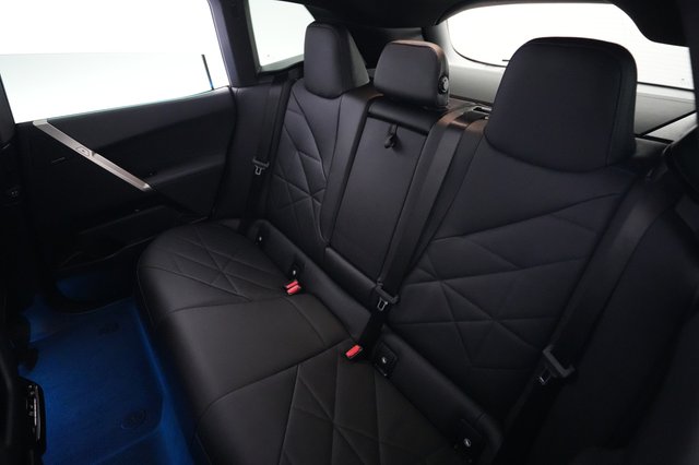 2022 BMW iX — photo 19 of 20