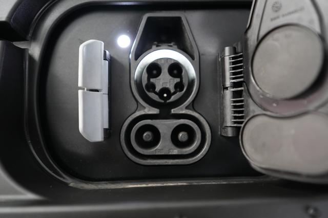 2022 BMW iX — photo 8 of 20
