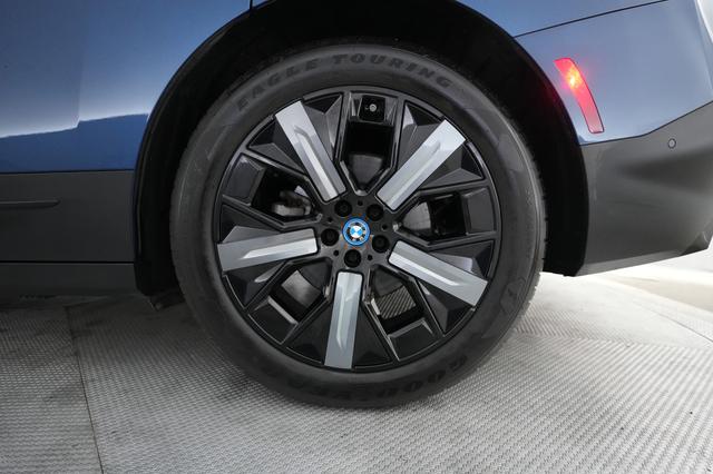 2022 BMW iX — photo 7 of 20