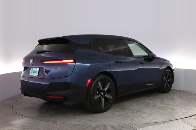 2022 BMW iX — photo 2 of 20